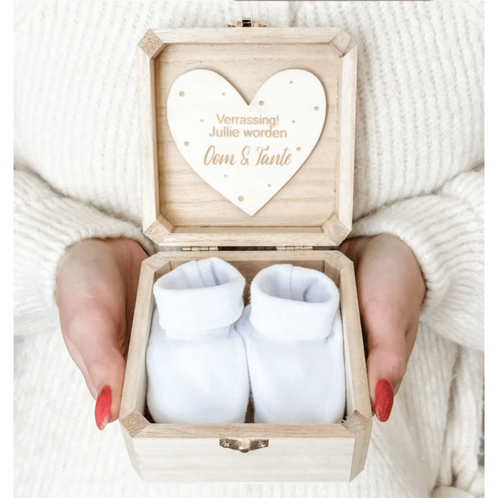 jullie worden oom en tante houten kistje met pantoffels aankondigingsdoosje zwangerschapsaankondiging