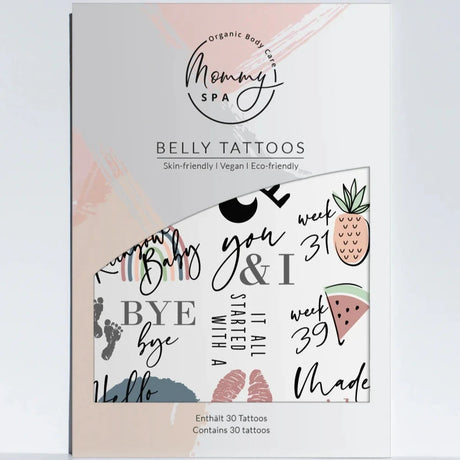 Verpakking met 30 Baby Bump Tattoos, met zichtbare plaktattoos met teksten, fruit en voetafdrukjes.