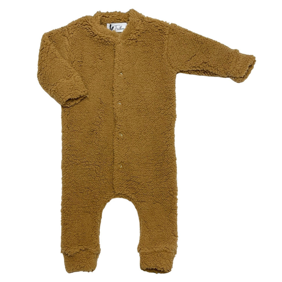 Camelkleurig teddy boxpakje met lange mouwen, drukknoopsluiting en boorden aan de pijpen.