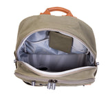 Open kaki Daddy Bag met grijze binnenvakken en een klein kaki ritszakje aan de binnenkant.