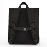 Achterzijde van de zwarte Hello Hossy Mini Onyx rugzak met verstelbare schouderbanden en borstsluiting.