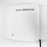Invulboek Dag Kleine Ster, opengeslagen bij ‘Over de zwangerschap’, met schrijflijnen en een zwart leeslint.