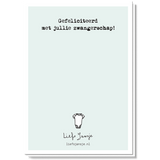 Achterzijde van de lichtgroene wenskaart met 'Gefeliciteerd met jullie zwangerschap!' en een getekende babyromper.
